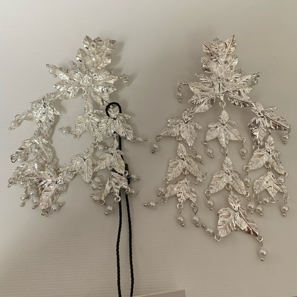 Christie Nicolaidis Chandelier earrings. Clip on - Picture 1 of 3